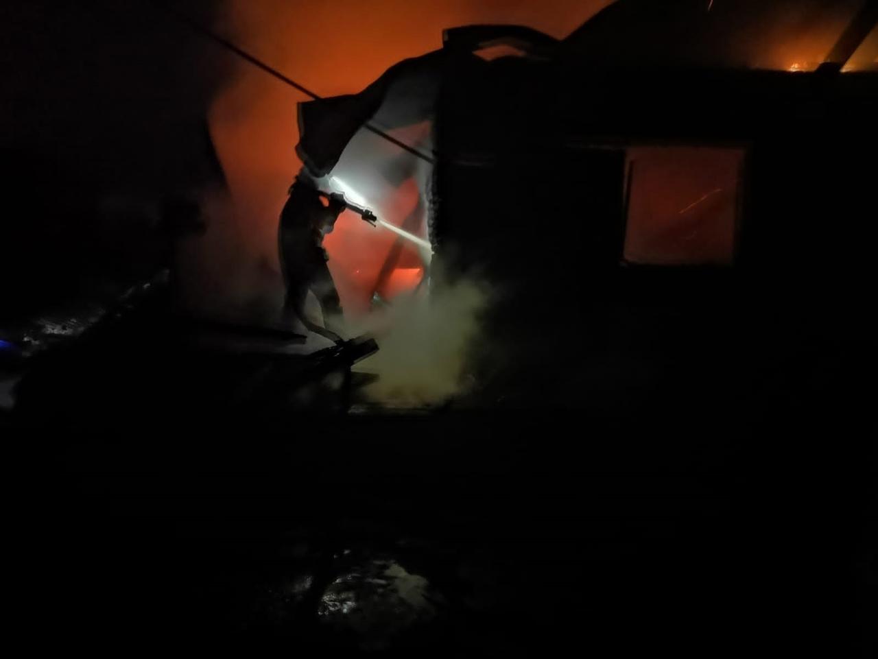 Фото Крупный пожар в садоводстве произошёл ночью в Новосибирской области 3